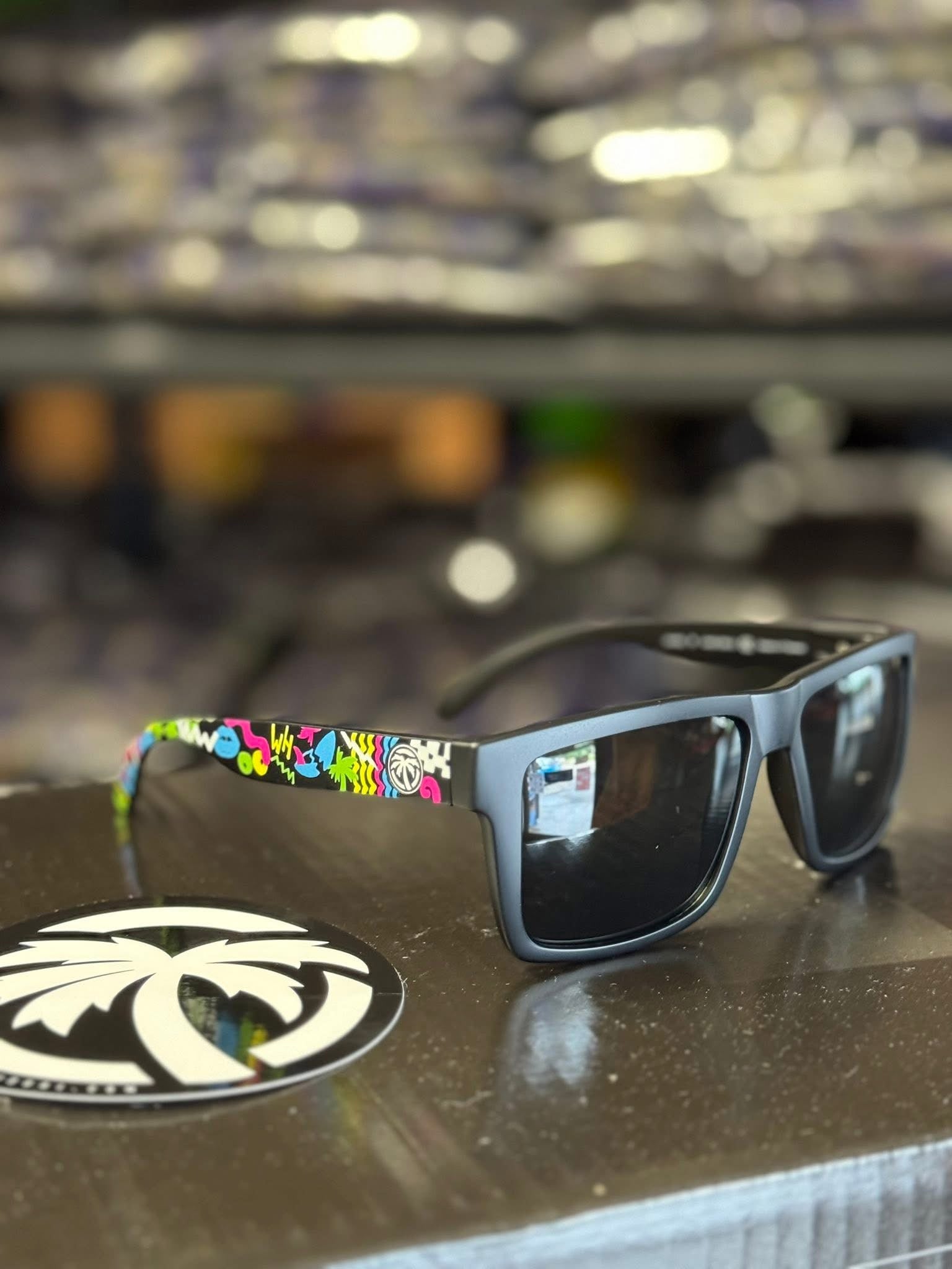 Heatwave Visual Vise 'Beach Party Customs'
